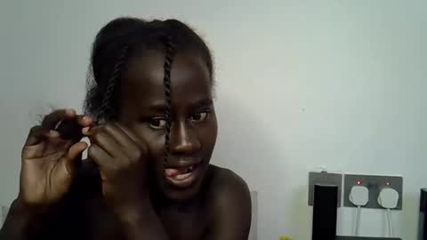 sweet_diva19 online show from 10/06/25, 11:35