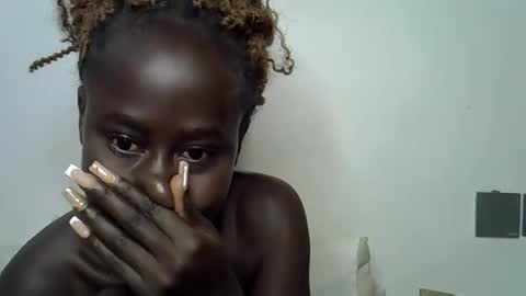 sweet_diva19 online show from 11/26/25, 10:33