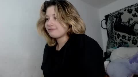 sweet_dream_10 online show from 07/12/26, 03:08