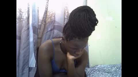 Snapshot of sweet_elisa001 chatting on 05/16/26, 07:05 Edah online show from 05/16/26, 07:05