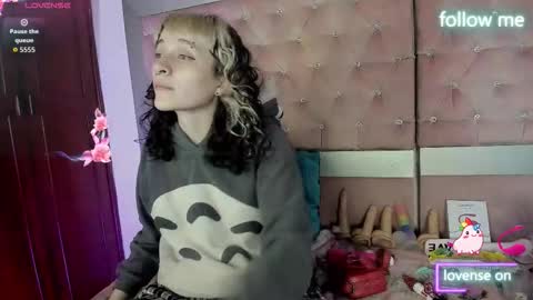  emmili  online show from 03/19/26, 12:09