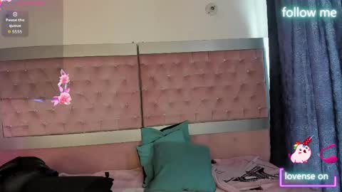  emmili  online show from 05/19/26, 12:22