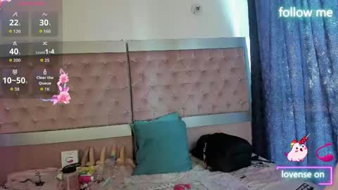  emmili  online show from 05/20/26, 12:33