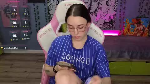 Alice online show from 10/03/25, 02:19