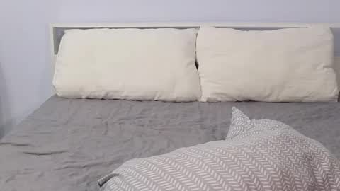 Im Mia.LOVELY PATTERNS 100  120  160  200 my toy buzzes from 2 tip online show from 12/01/25, 07:52