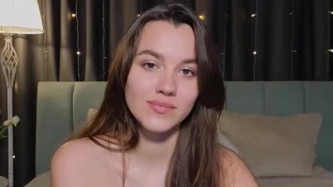 Snapshot of sweet_haeven chatting on 05/11/26, 09:12 Im Mia.LOVELY PATTERNS 100 120 160 200 my toy buzzes from 2 tip online show from 05/11/26, 09:12