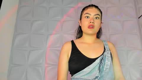 Lyn  online show from 11/30/25, 06:34