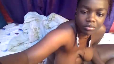 Snapshot of sweet_hennessey chatting on 05/04/26, 11:17 sweet_hennessey online show from 05/04/26, 11:17