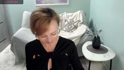 Helen online show from 09/14/25, 06:45