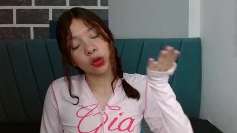 Snapshot of sweet_kitty_05 chatting on 04/27/26, 11:36 sweet_kitty_05 online show from 04/27/26, 11:36