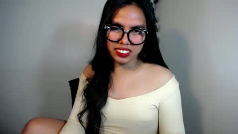 Snapshot of sweet_kyline69 chatting on 12/03/25, 02:48 sweet_kyline69 online show from 12/03/25, 02:48