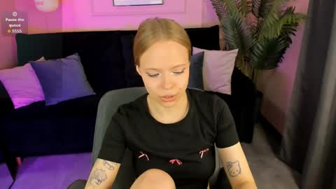 Snapshot of sweet_lucile chatting on 05/23/26, 02:10 Lucy online show from 05/23/26, 02:10