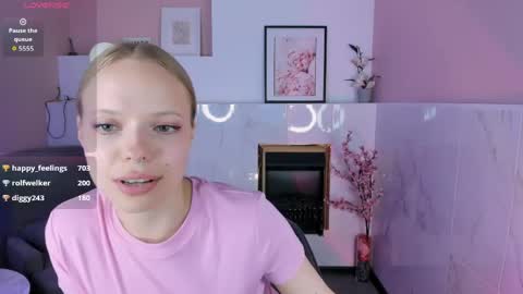 Snapshot of sweet_lucile chatting on 05/25/26, 01:55 Lucy online show from 05/25/26, 01:55