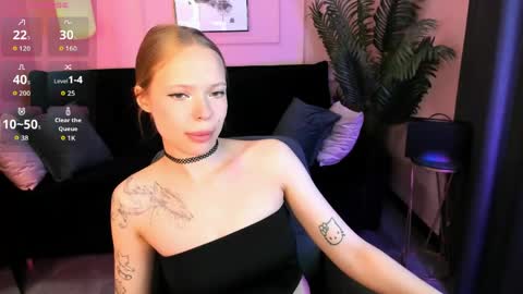 Snapshot of sweet_lucile chatting on 05/26/26, 06:09 Lucy online show from 05/26/26, 06:09