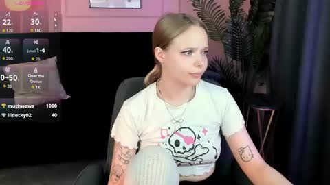 Snapshot of sweet_lucile chatting on 06/10/26, 06:40 Lucy online show from 06/10/26, 06:40