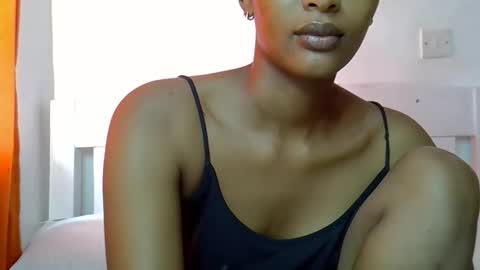 Linda online show from 05/17/26, 05:38
