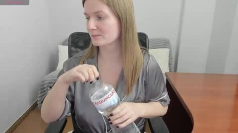 Mila online show from 03/10/26, 07:41