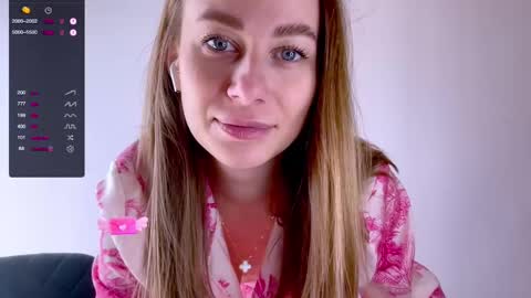 Snapshot of sweet_mia_91 chatting on 03/09/25, 10:30 Mia online show from 03/09/25, 10:30