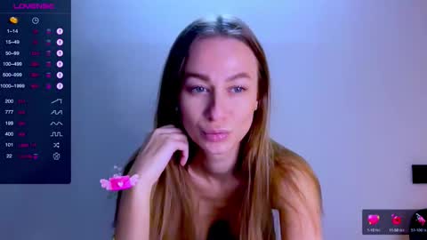 Snapshot of sweet_mia_91 chatting on 10/10/25, 12:26 Mia online show from 10/10/25, 12:26