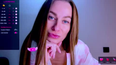 Snapshot of sweet_mia_91 chatting on 10/13/25, 05:24 Mia online show from 10/13/25, 05:24