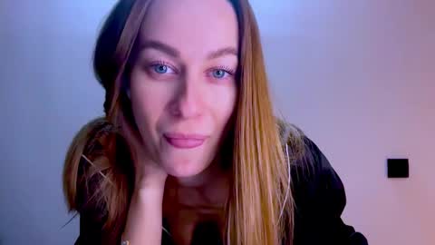 Snapshot of sweet_mia_91 chatting on 10/20/25, 08:09 Mia online show from 10/20/25, 08:09