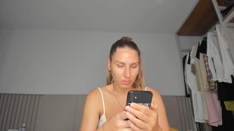 Sofi online show from 03/08/26, 02:59