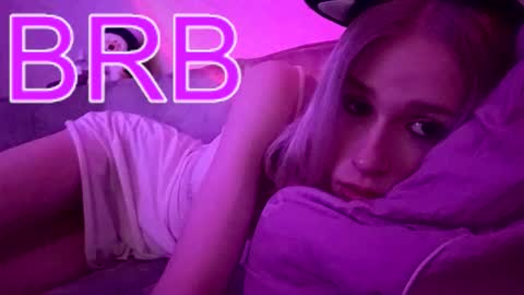 sweet_mol1y online show from 10/21/25, 12:55