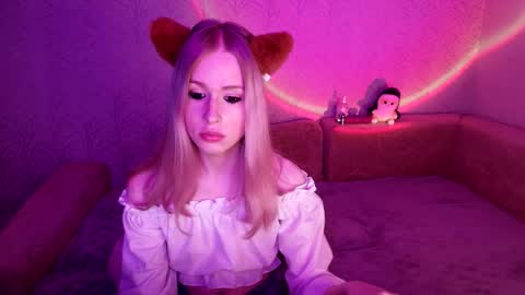 Snapshot of sweet_mol1y chatting on 10/30/25, 03:19 sweet_mol1y online show from 10/30/25, 03:19