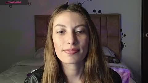 sweet_moon_v_ online show from 01/11/26, 12:48