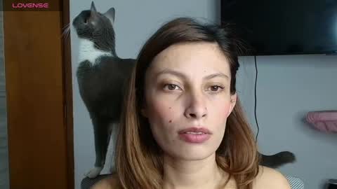 sweet_moon_v_ online show from 04/16/26, 11:51