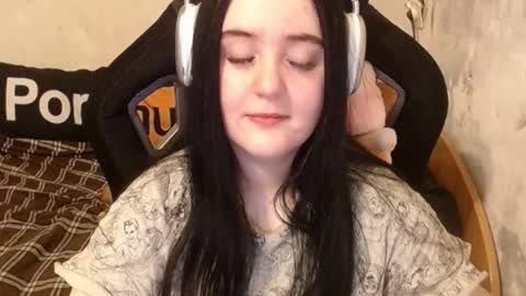 sweet_my_dream online show from 10/22/25, 02:50