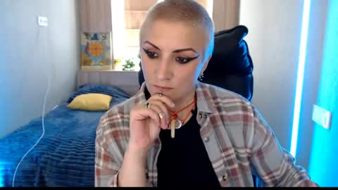 Snapshot of sweet_n_strong chatting on 05/27/26, 11:51 sweet_n_strong online show from 05/27/26, 11:51