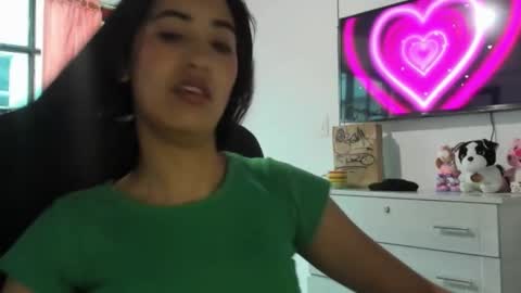 Nhaomy online show from 12/15/25, 09:08