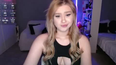 sweet_nicole_333 online show from 03/13/26, 01:29