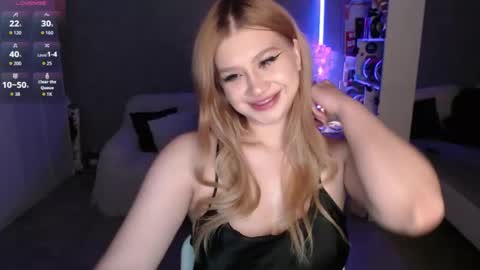sweet_nicole_333 online show from 03/21/26, 03:26