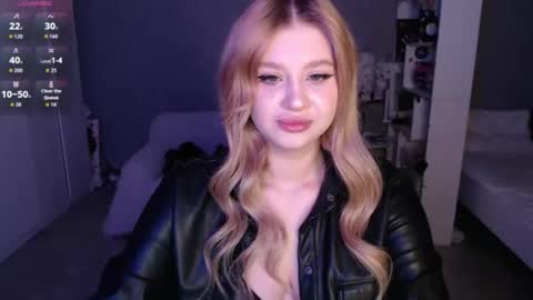 sweet_nicole_333 online show from 04/11/26, 08:18