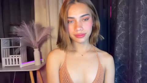 sweet_nikki03 online show from 10/12/25, 05:23