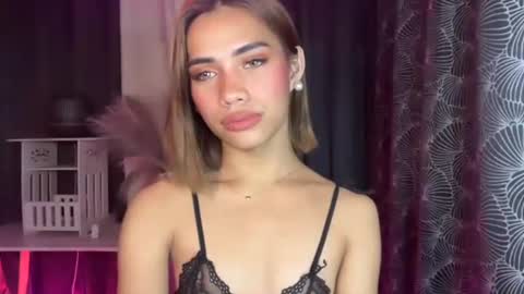 sweet_nikki03 online show from 10/22/25, 04:51