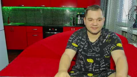 Snapshot of sweet_olga_and_dmitriy chatting on 05/16/26, 06:32 Olga and Dmitriy online show from 05/16/26, 06:32