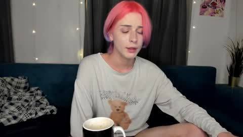 kira online show from 09/17/25, 10:00