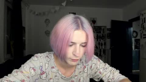 kira online show from 10/23/25, 09:46