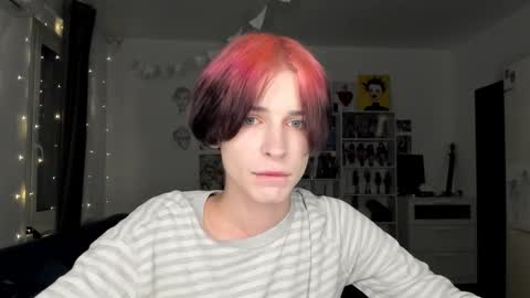 kira online show from 11/30/25, 06:12