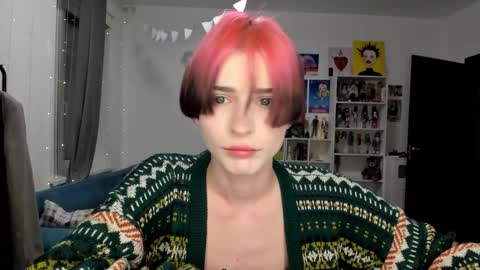 kira online show from 12/14/25, 06:12