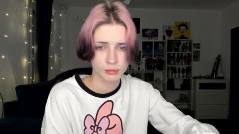 kira online show from 02/02/26, 03:00