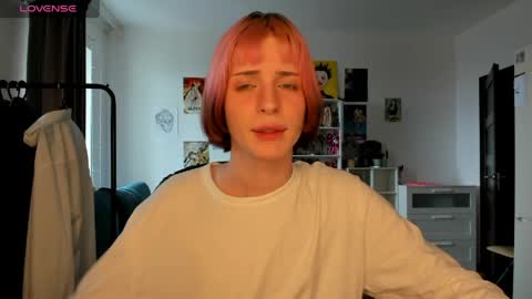 kira online show from 04/04/26, 01:08