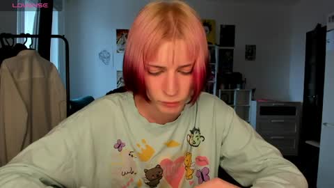 kira online show from 04/06/26, 11:22