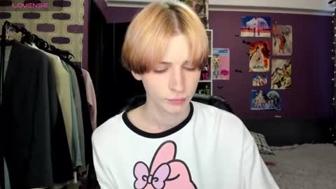 Snapshot of sweet_peach__ chatting on 06/14/26, 05:37 kira online show from 06/14/26, 05:37