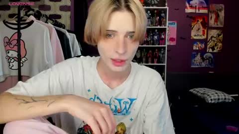 Snapshot of sweet_peach__ chatting on 08/04/26, 05:37 kira online show from 08/04/26, 05:37