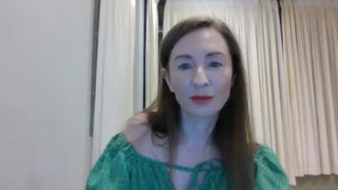 sweet_poeme online show from 06/04/26, 04:02