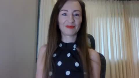 sweet_poeme online show from 06/15/26, 11:23